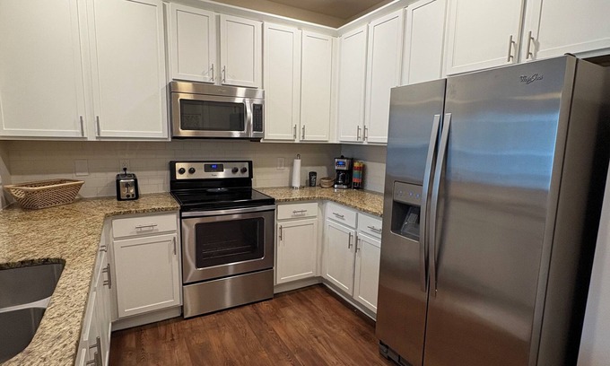 Plaza Midwood Apartamento | Our cozy apartment is in one of the most walkable areas in Charlotte!