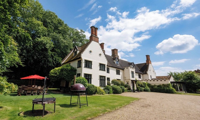 Hethel Casa | 5 Star Tudor Manor House