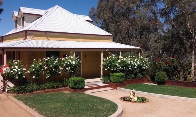 Sofala Cama Y Desayuno | Our guest house is the perfect home away from home