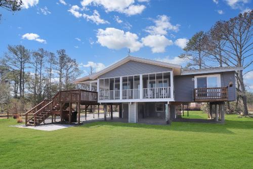 Deep Hole Casa | Our Happy Place - Pet friendly & waterfront!