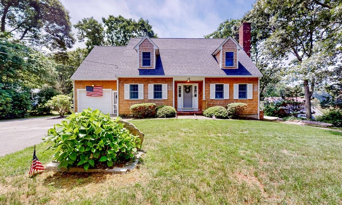 West Falmouth Casa | Our House in West Falmouth | House in Falmouth with private beach access