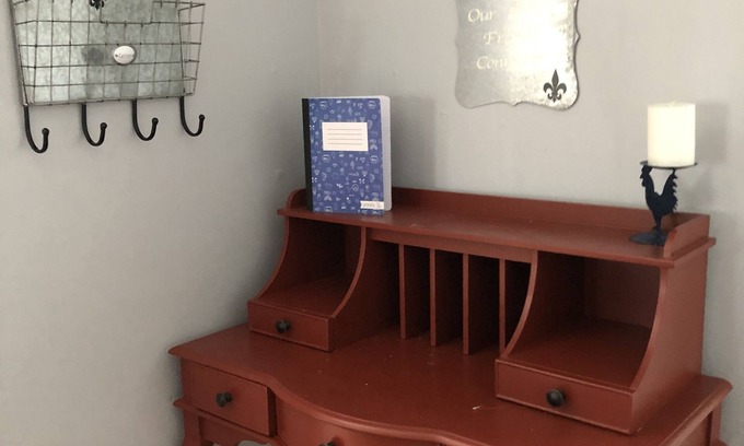 Gallipolis Casa | “our little French connection” Gallipolis No cleaning fee and Taxes all include
