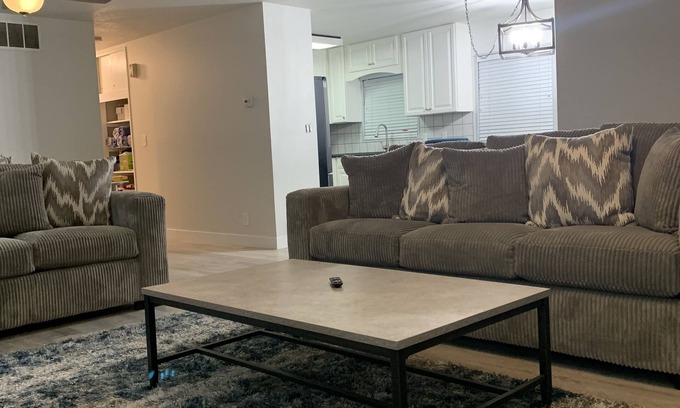 Gem County Casa | Our little Gem, remodeled and new everything. Close to down town.