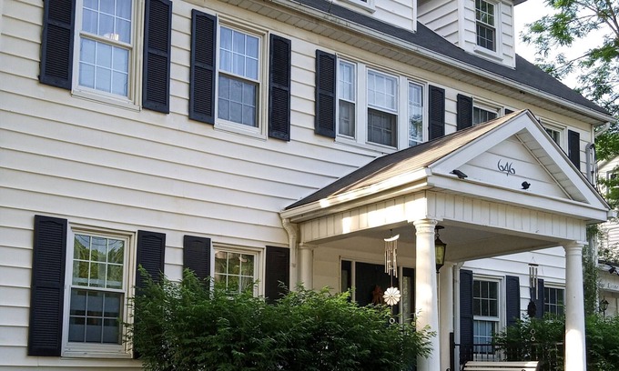 West Akron Casa | Our motto at the Copley House: Treat yourself!