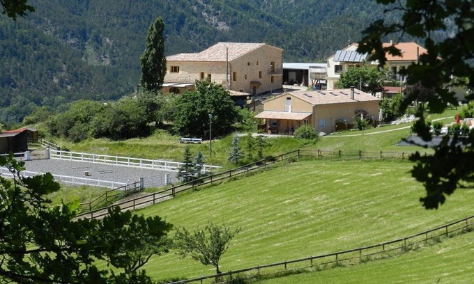 Clamensane Apartamento | Nuestro paraíso para el relax y la aventura.