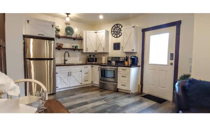 Upper Ten Oaks Casa | Our Suite PLACE-Fully Equipped & Super Clean