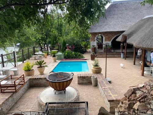 Vredefort Cabina | Out of Africa on Vaal