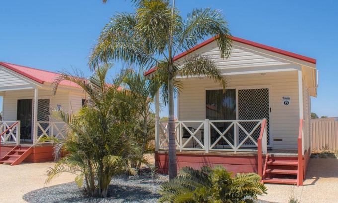East Carnarvon Otro | Outback Oasis Caravan Park