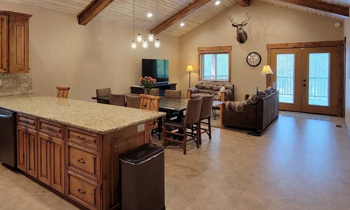 Island Park Casa | Outdoor Adventure Hub about 20 Miles to Yellowstone!