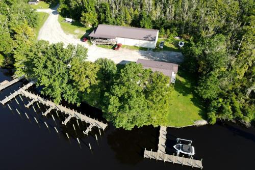 Chocowinity Complejo | Outdoor Adventure Retreats - Cotton Patch Landing