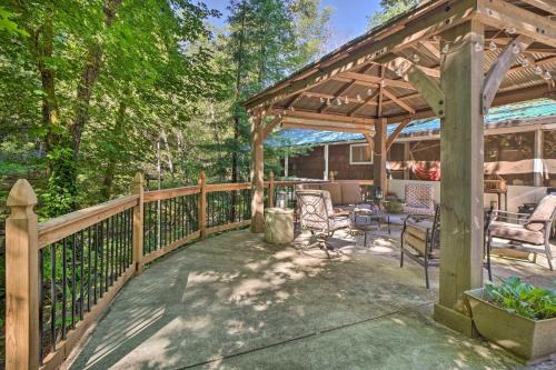 Galice Casa | Outdoor Adventure Tranquil Creekside Retreat