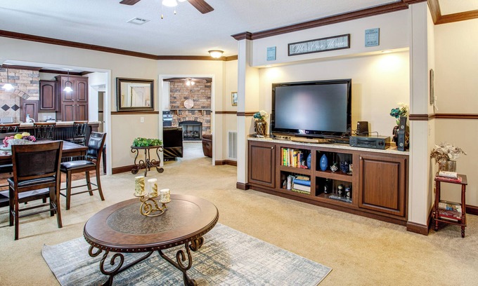 Huntcliff Casa | Outdoor Dining, Grill & Yard: Eastover Gem!