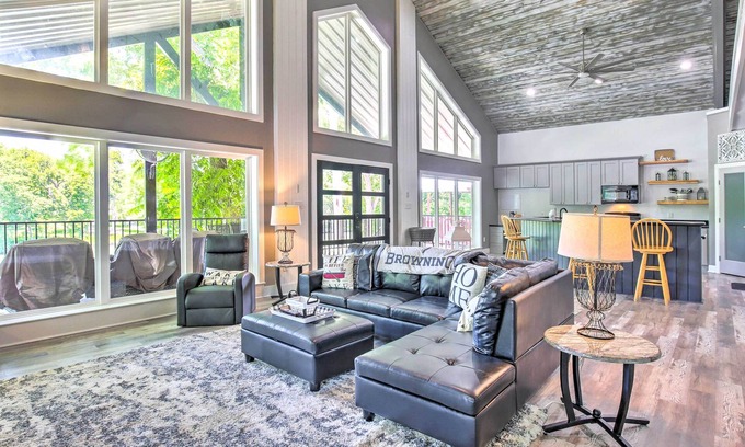McQueeney Casa | Outdoor Entertainment Space: Home in McQueeney