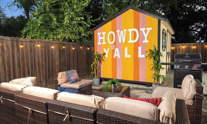 Alta Vista Casa | Outdoor Hangout, Near Downtown, Riverwalk, Frost Bank Center