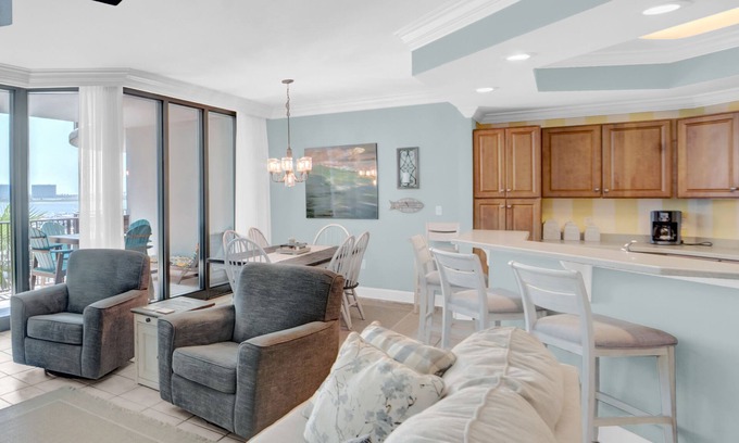 Orange Beach Condominio | Outdoor & Indoor Pool! | Waterfront