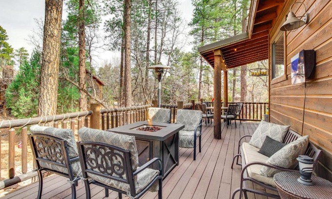 Torreon Casa | Outdoor Oasis Family-Friendly Cabin in Show Low!