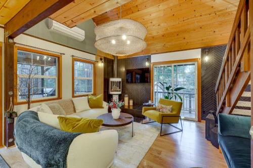 Nevada City Casa | Outdoor Oasis Modern Nordic Home By Lake!
