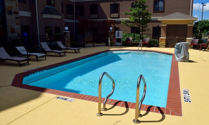 The Fountains Condominio | Piscina al aire libre + desayuno gratis | Centro de negocios las 24 horas + gimnasio