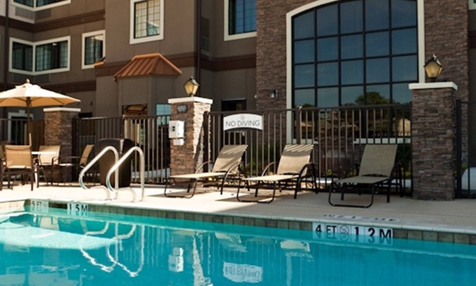 Aldine Apartamento | Piscina al aire libre + bañera de hidromasaje + desayuno gratuito | Estudio moderno