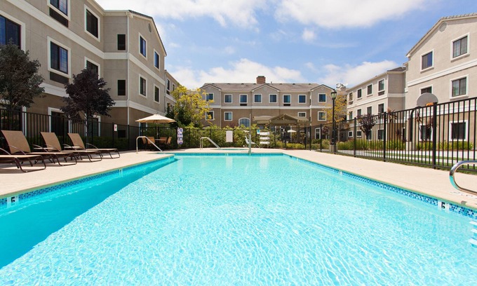 Lake Forest Condominio | Piscina al aire libre y bañera de hidromasaje. Desayuno gratis. 30 minutos en coche a Disney!