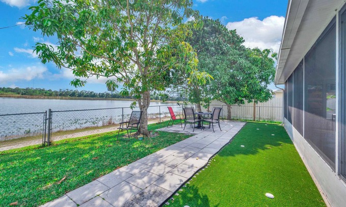 Port Saint Lucie Casa | Outdoor Relaxation! Port St Lucie Family Home