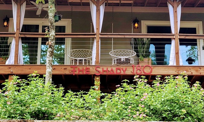 Waleska Cabina | Outdoorsman's Paradise at The Shady 180 - Lakeviews Spa, Kayak, Golf, Hike, Fish