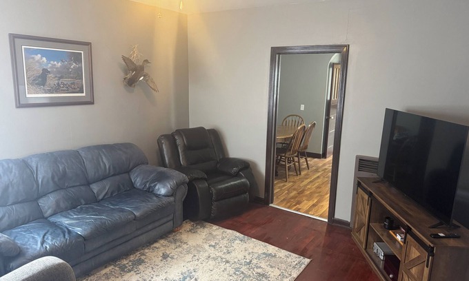 McPherson County Casa | Outdoorsman’s getaway with excellent hunting and fishing nearby