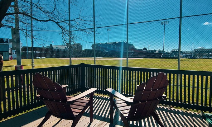 Off Broadway Casa | Outfield Retreat