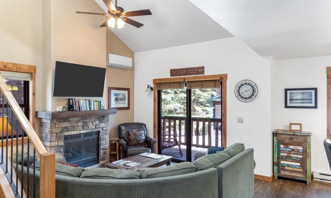 Jackson Casa | Outpost: Clark's Knoll 371 - Walk to Town Square