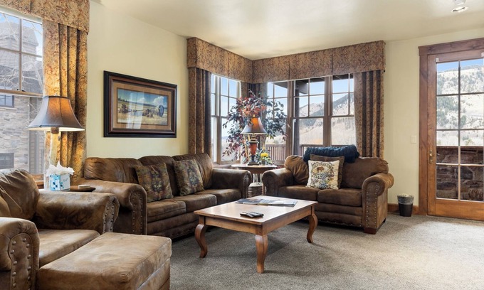 Jackson Condominio | Outpost: Grand View 2810 - AC and Close to town!