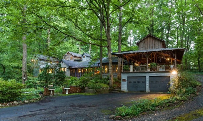 Winston - Salem Casa | Casa indignante en el bosque