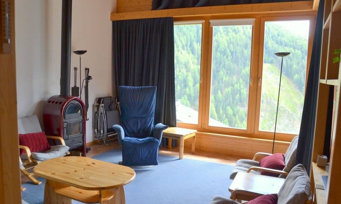 Saint-Luc Apartamento | Exterior: apartamento ático cómodo y moderno en el 1er piso de un chalet, para 6-8 personas