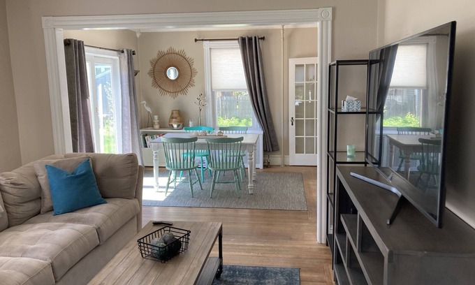 Lincoln Casa | 🌇Outside Providence! 3-Bed Near Twin River Casino!