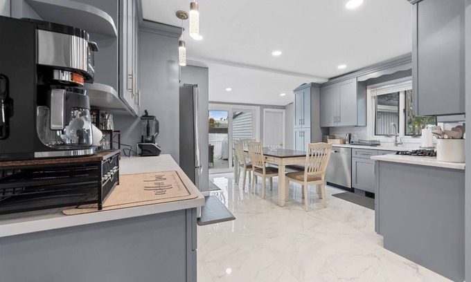 East Massapequa Casa | Outstanding 3-bedroom house in Amityville