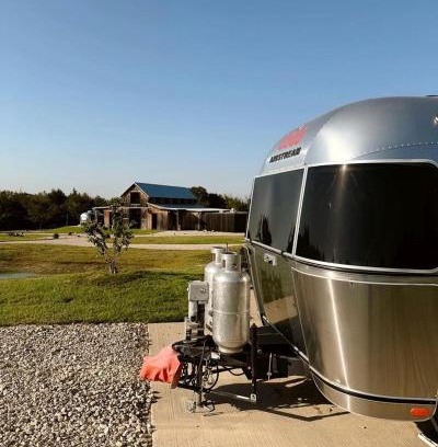 Ennis Casa | Outstanding Airstream Close to Stunning Hiking Trails in Bristol, Texas