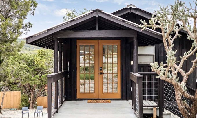 Leander Cabina | Outstanding Modern Cabin with Spectacular Outdoor and Indoor Areas in Texas