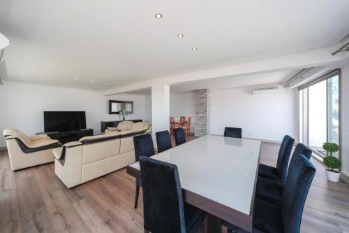 Portimao Apartamento | Outstanding penthouse with amazing sea views