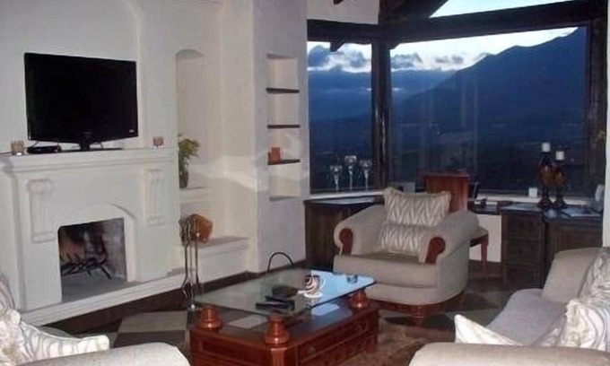 Cotacachi Condominio | Con vistas a las luces de la ciudad de Cotacachi