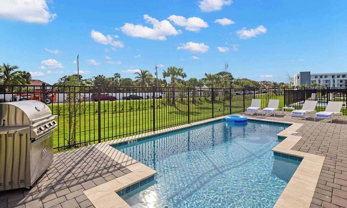 Melbourne Beach Casa | Over the Moon | New! Luxe Beach House on Space Coast ft. NASA Theme Room, More