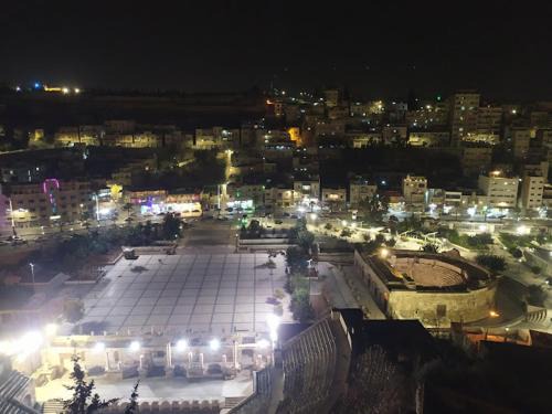 Downtown Amman Apartamento | over theatre apartment