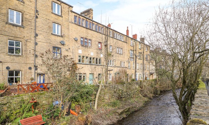 Holmfirth Casa | Over-Under Cottage, HOLMFIRTH