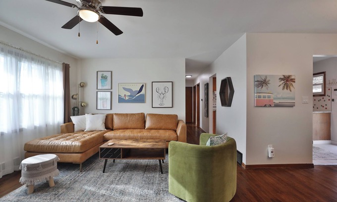 Central Clintonville Casa | Overlook - Private Hot Tub! King bed in Ranch Home