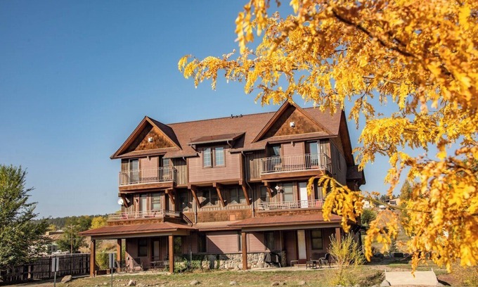 Pagosa Springs Condominio | Overlook San Juan River, Walk to Town, Quality 2 BD/2BA