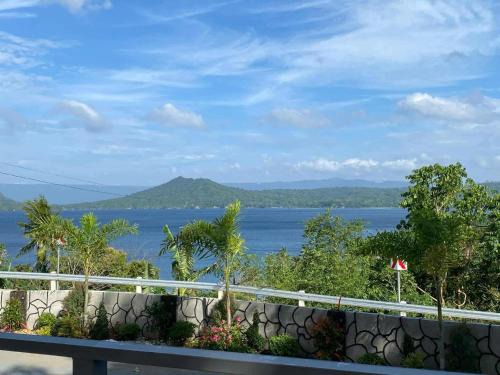 Mataas Na Kahoy Villa | Overlooking Taal Lake and Nature Vibe Staycation