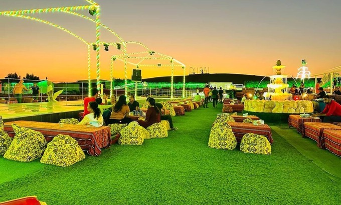 Downtown Dubai Complejo | Overnight Camping party event adventure