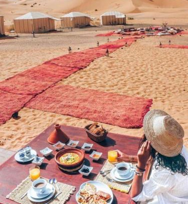 Merzouga Otro | Overnight Luxury Camp jeep camel
