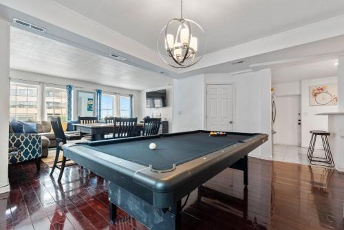 Atlantic City Apartamento | Oversized Family Beach Block Duplex with Game Room