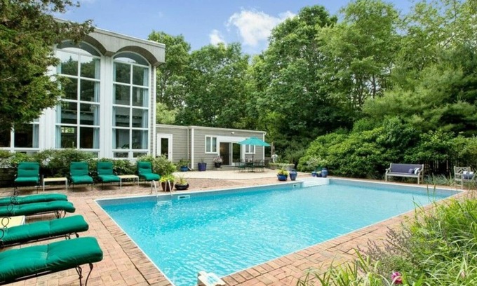 Bridgehampton Casa | Oversized Rooms, Outdoor Living Spaces, Close to Ocean