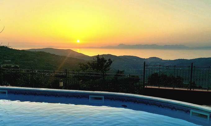 Laureana Cilento Villa | Resumen Villa exclusiva en Cilento con piscina