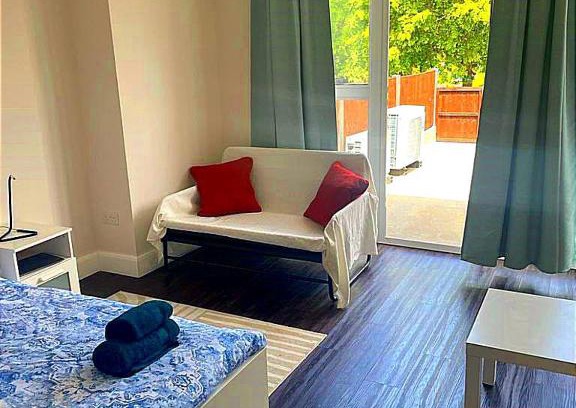 Crouch End Apartamento | Ovidio's House - Peaceful flat with Terrace Relax
